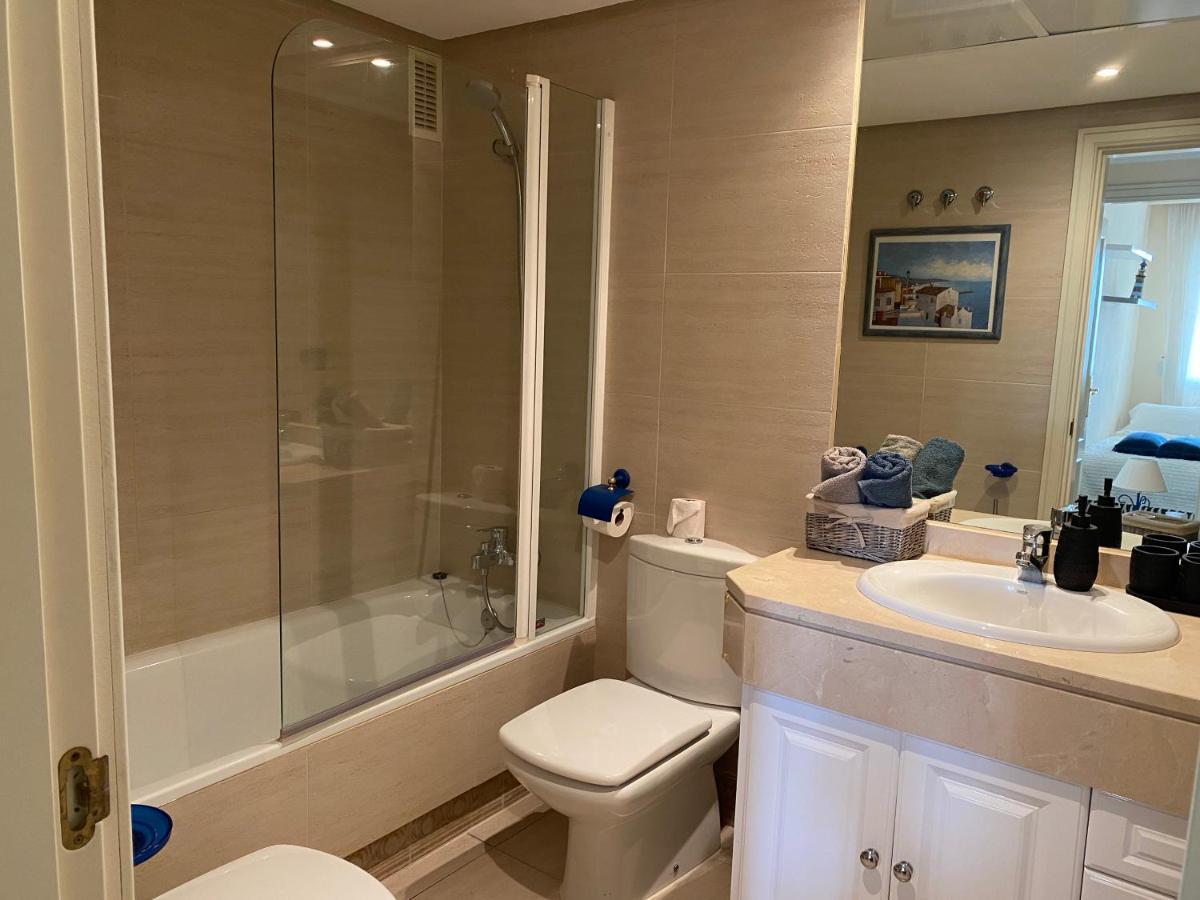 Exclusive Puerto Banus Beach Apartment Free Parking Wifi & Swimming Pool Marbella Kültér fotó