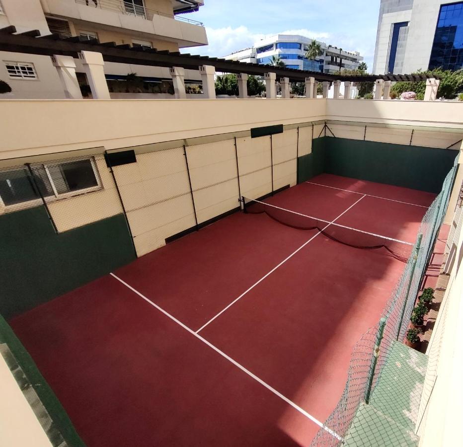 Exclusive Puerto Banus Beach Apartment Free Parking Wifi & Swimming Pool Marbella Kültér fotó